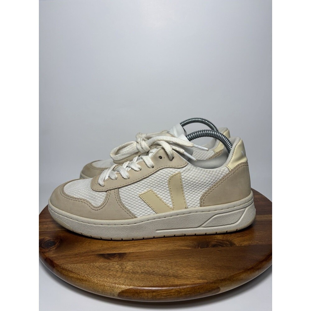 Veja V-10 Mesh White Beige Butter Women’s Size 7 Suede Low Top Sneaker